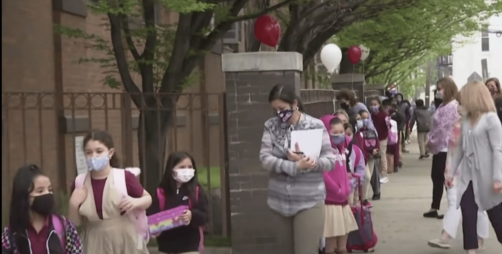 Elementary School Reinforces N95 Mask Policy For 3rd Graders | WLT Report