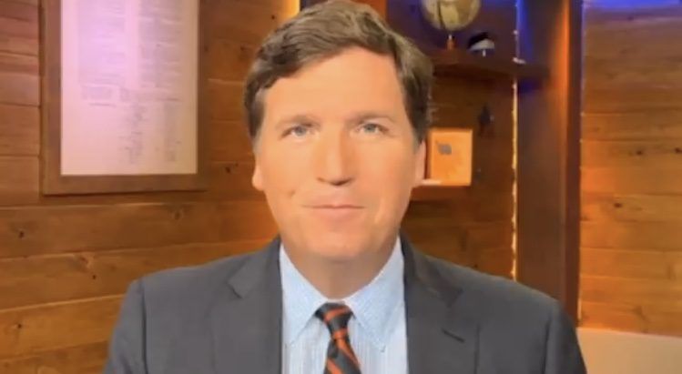 Hall-of-Fame NFL Quarterback Stands With Tucker Carlson, Says It's "Time to Boycott Fox" | WLT Report