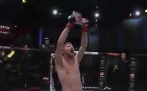 (WATCH) UFC Fighter Brings Bible Into Octagon, Shouts FREEDOM!!! | WLT Report