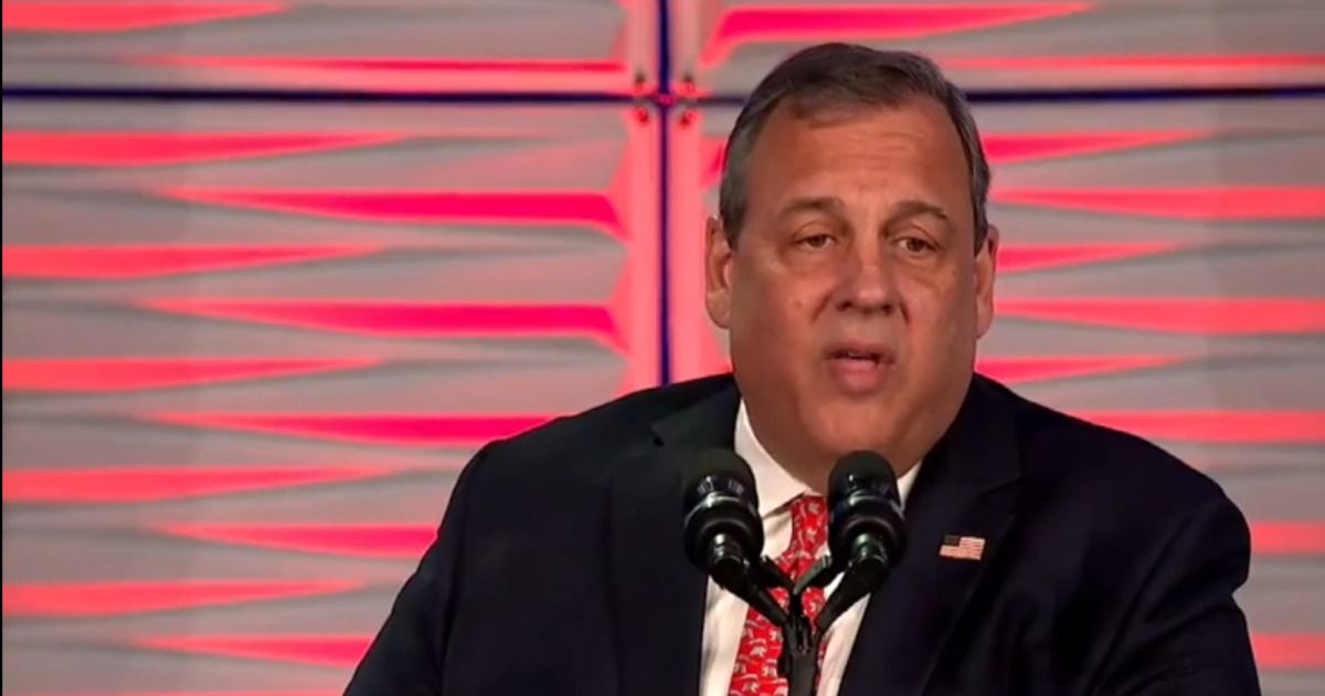 WATCH: Chris Christie Throws Fit After Crowd Boos Him | WLT Report