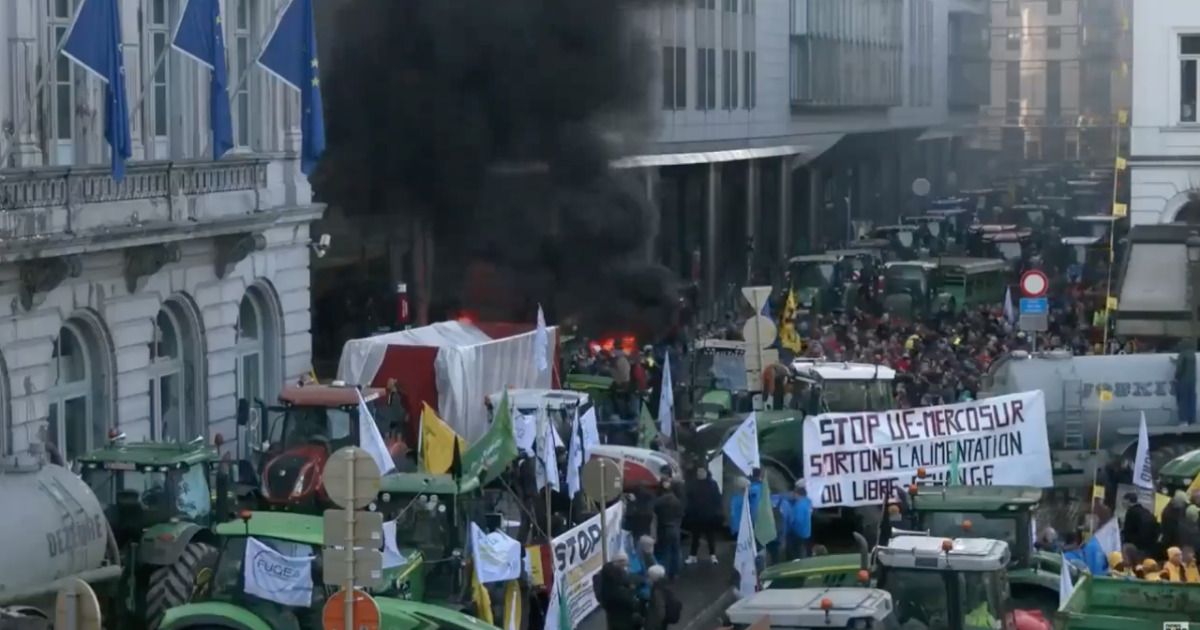 Chaos In Brussels As Thousands of Farmers Surround Parliament | WLT Report