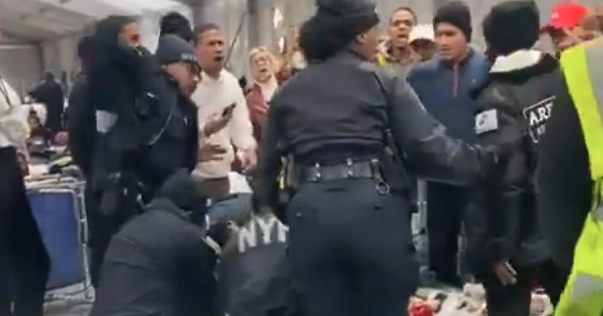 Illegal Immigrants Brawl With NYPD Cops At Shelter | WLT Report