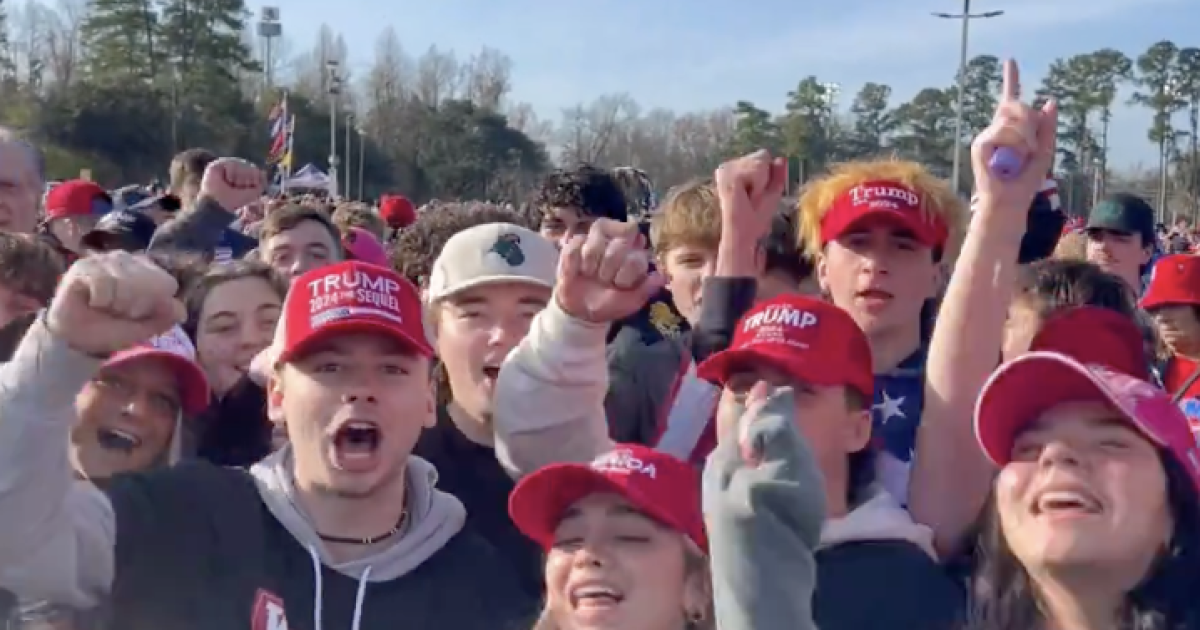 Must Watch: Youth Chant "We Love Trump" At Trump's Huge Rally In South Carolina | WLT Report