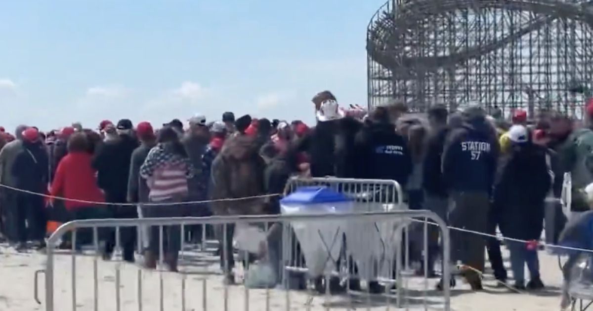Massive Lines At Trump's Rally New Jersey, Stretched From Beach To Parking Lot! | WLT Report