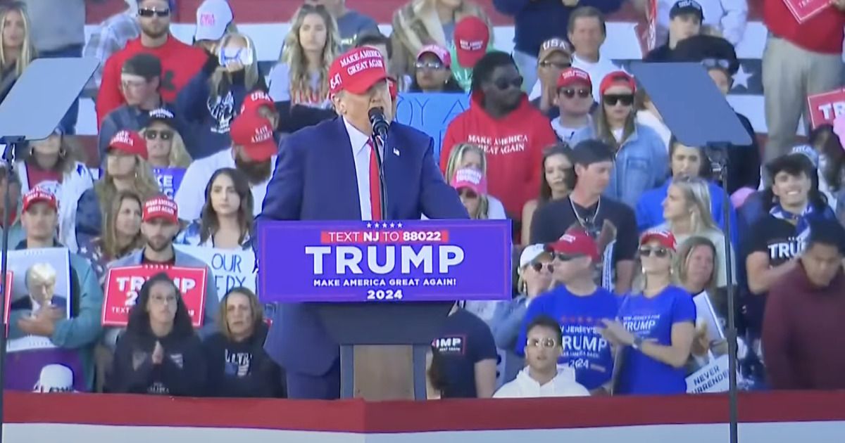 'Total Moron': Trump Tells Massive NJ Crowd 'Whole World Is Laughing' At Biden | WLT Report