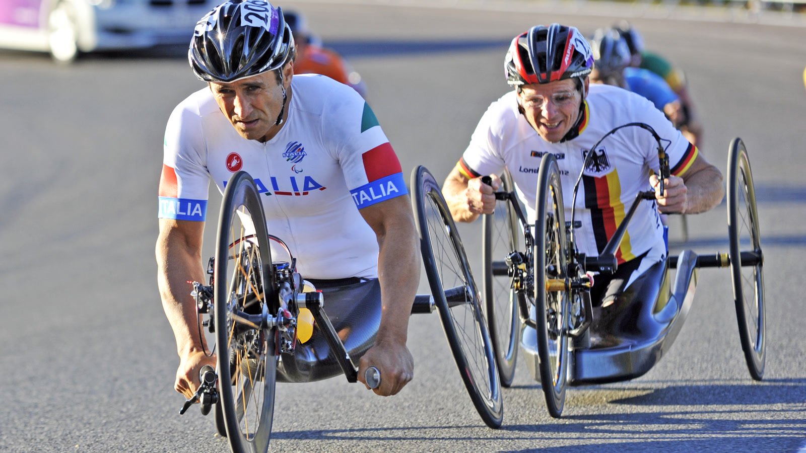 Alex Zanardi competing in handcycling at the London 2012 Paralympics