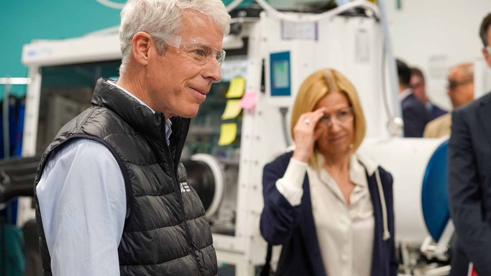 Energy Secretary Chris Wright visits SLAC National Accelerator Laboratory in 2025