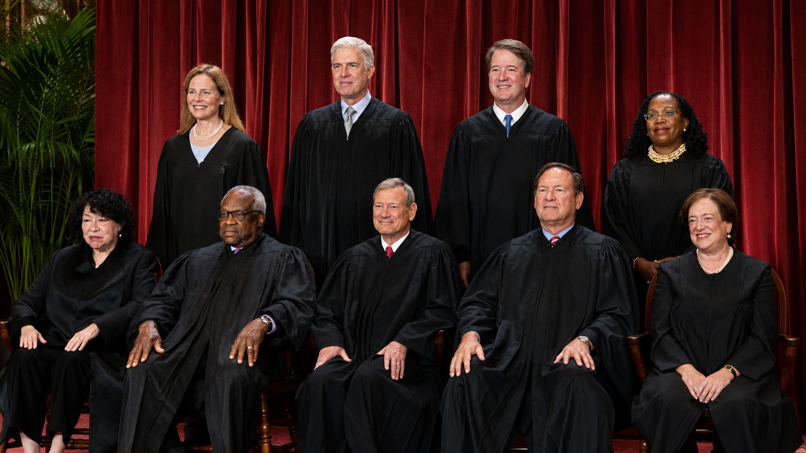 Official public domain Supreme Court justices group photograph.