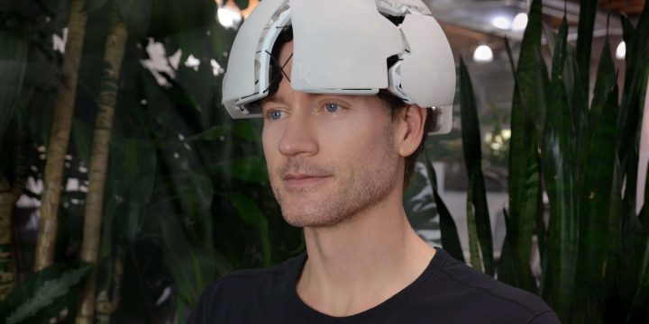 Bryan Johnson wearing a Kernel Flow neurotechnology headset