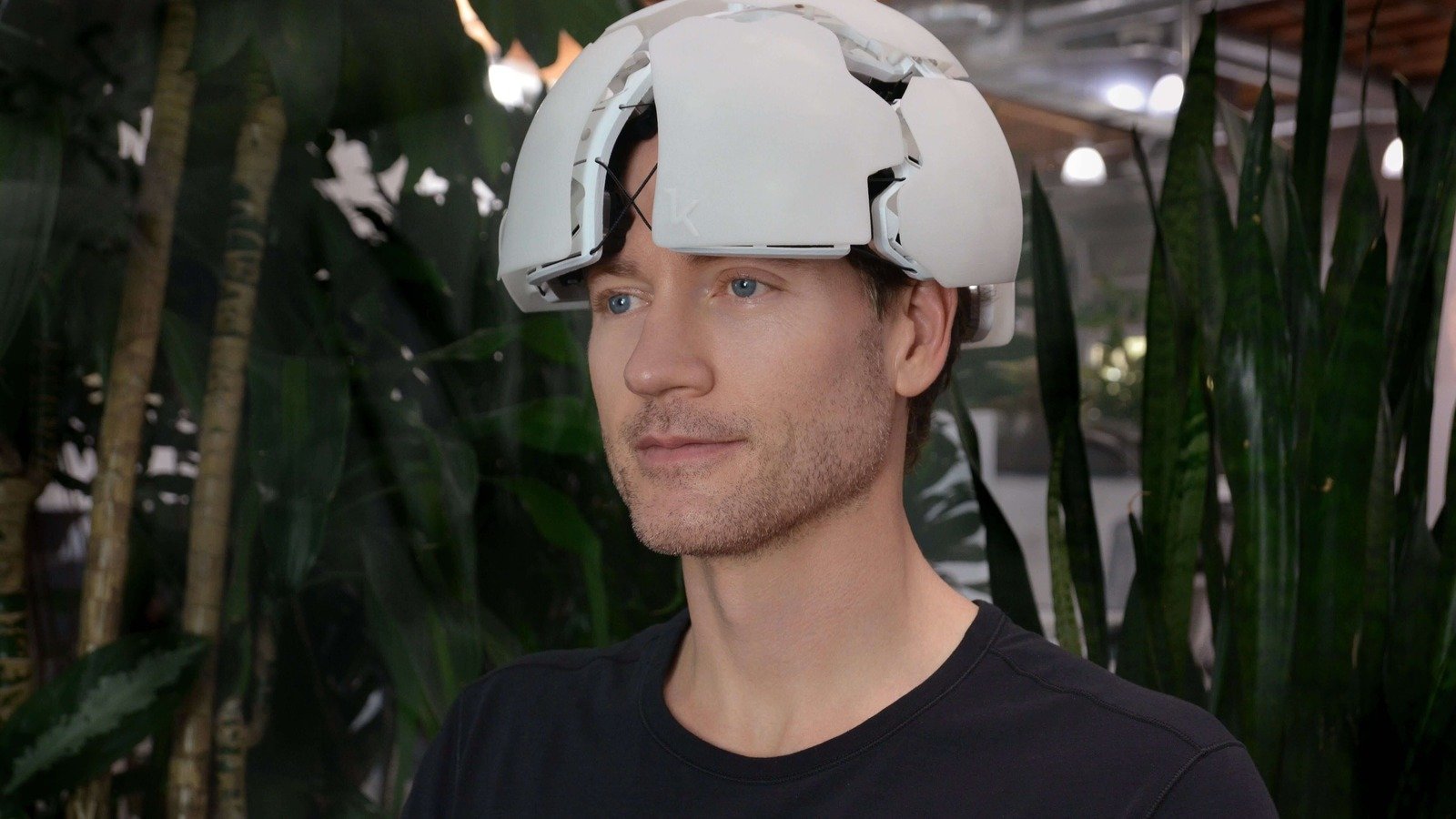 Bryan Johnson wearing a Kernel Flow neurotechnology headset