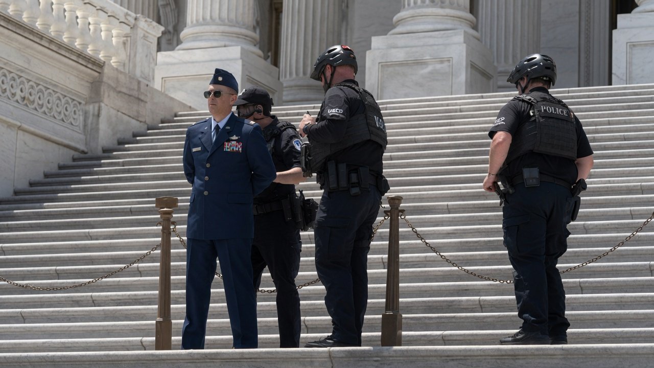 Anti-Trump Protester Arrested On Capitol Steps Identified As US Air Force Officer