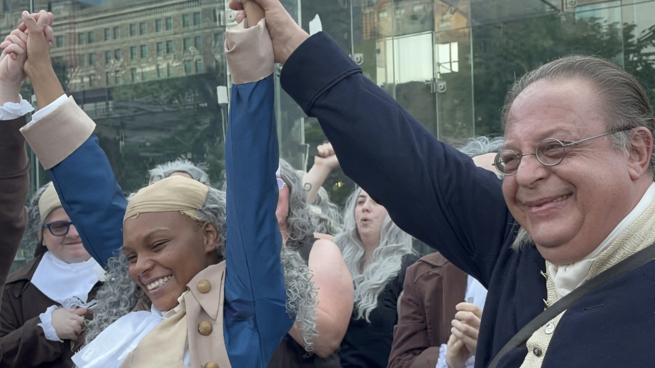 WATCH: Winner Of Philadelphia’s Ben Franklin Look-Alike Contest Raises Eyebrows