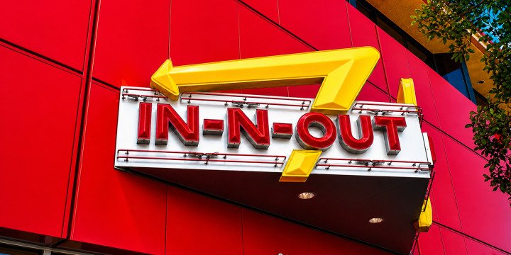 Exterior In-N-Out Burger sign