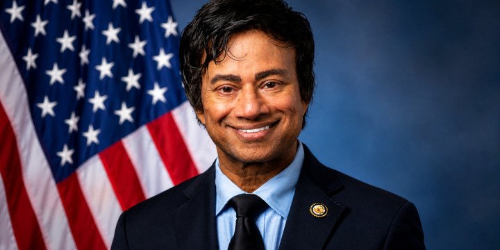 Rep. Shri Thanedar in his official congressional portrait